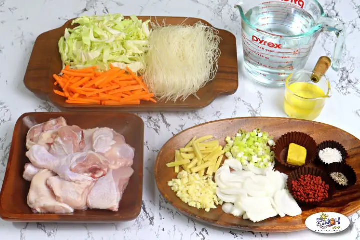 Ingredients of Chicken Sotanghon Soup