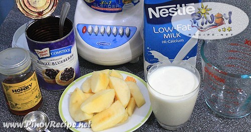 apple blueberry yogurt smoothie ingredients