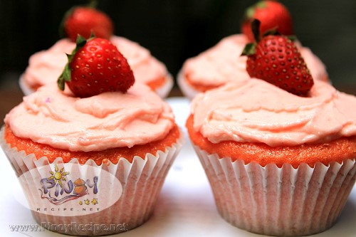 Strawberry Cupcake with Strawberry Frosting 2