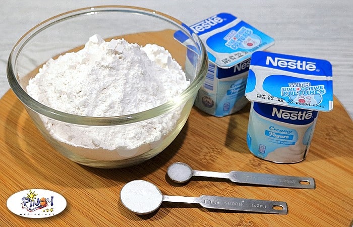 Ingredients of Yogurt Pizza Dough