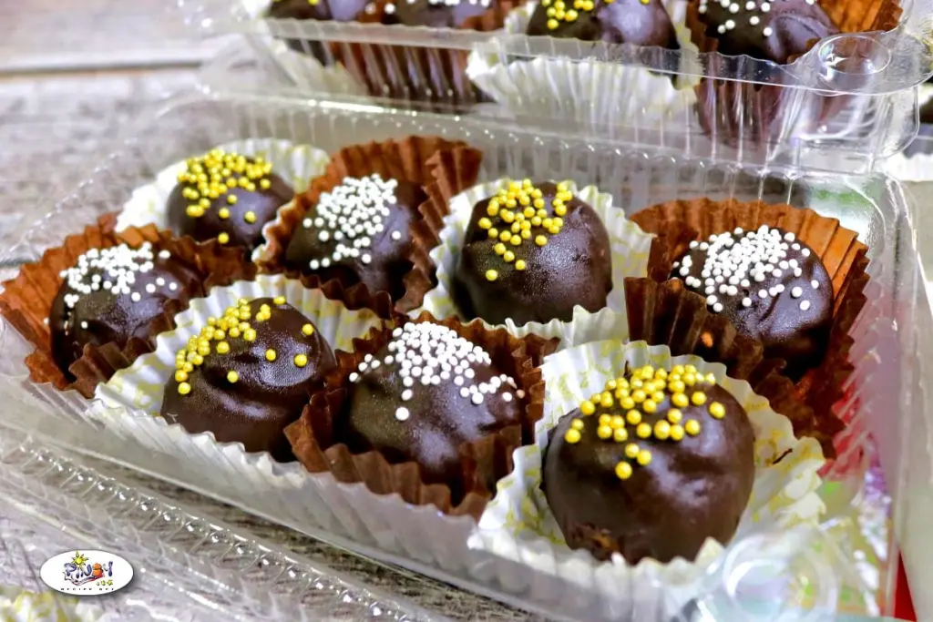 No-Bake Chocolate Peanut Butter Balls