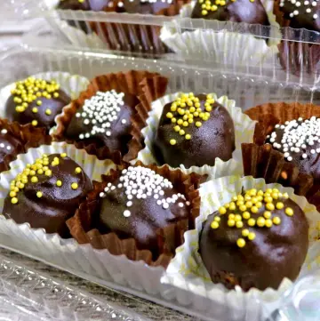 No-Bake Chocolate Peanut Butter Balls