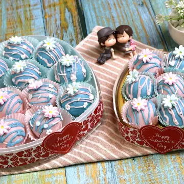 Fudgee Barr Cake Balls