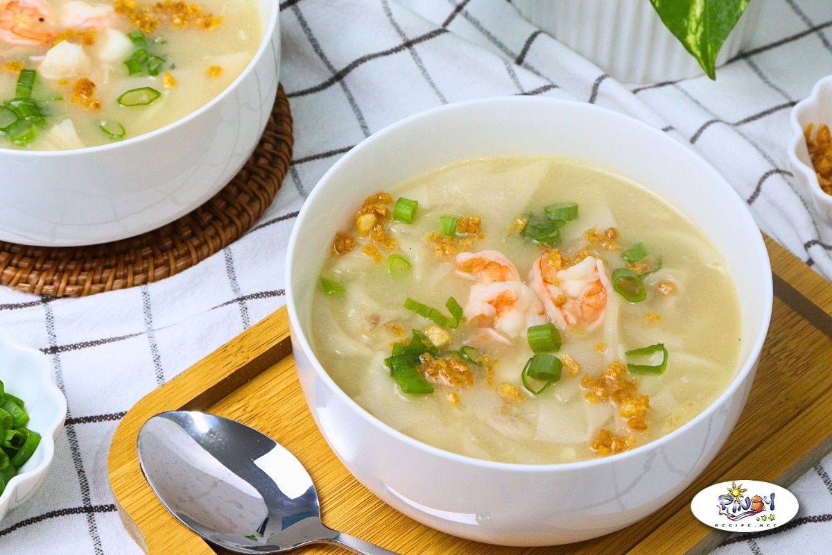 Molo Soup in a bowl