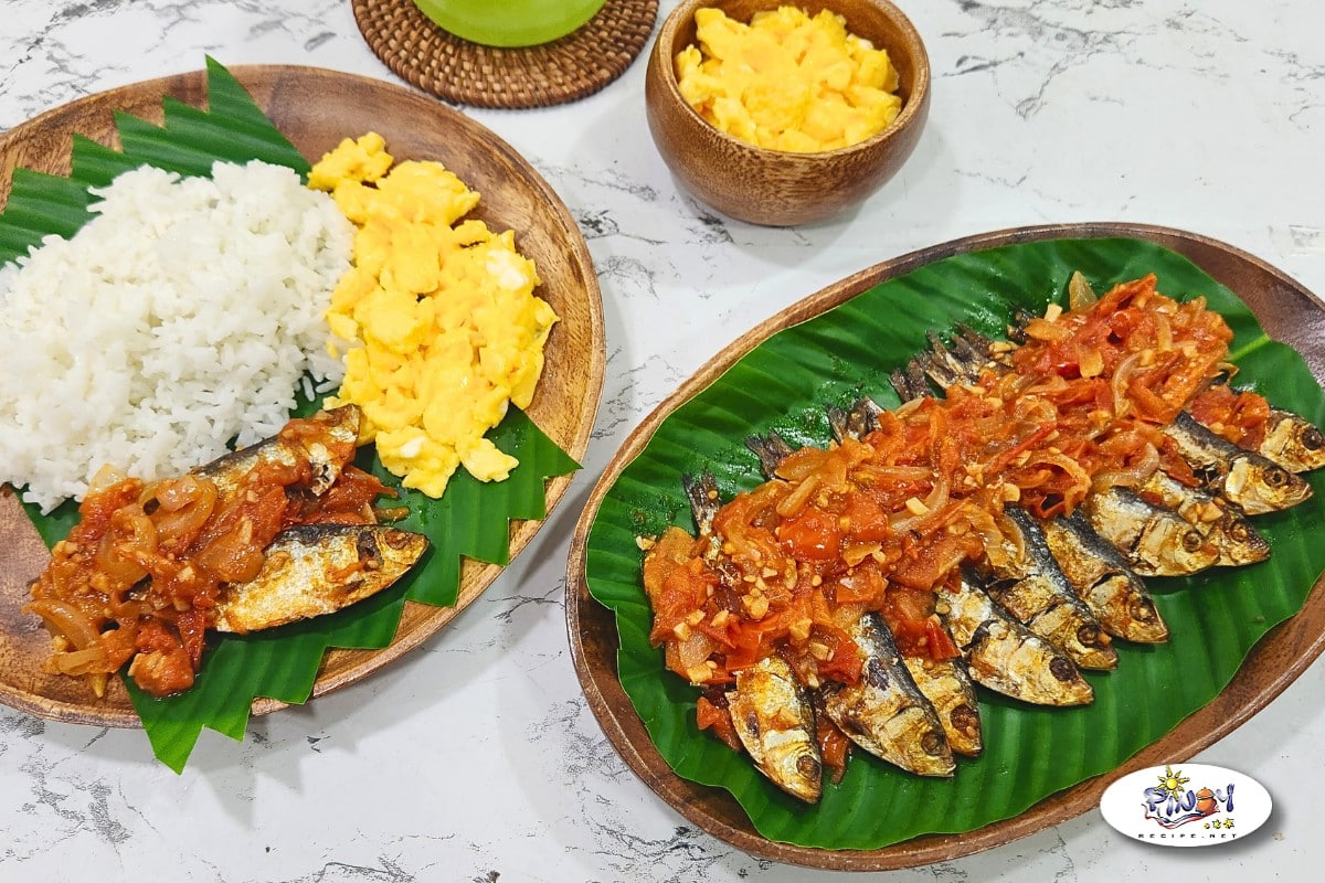 Delicious Sarciadong Tuyo with scrambled egg on the side.
