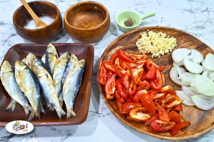 Ingredients of Sarciadong Tuyo
