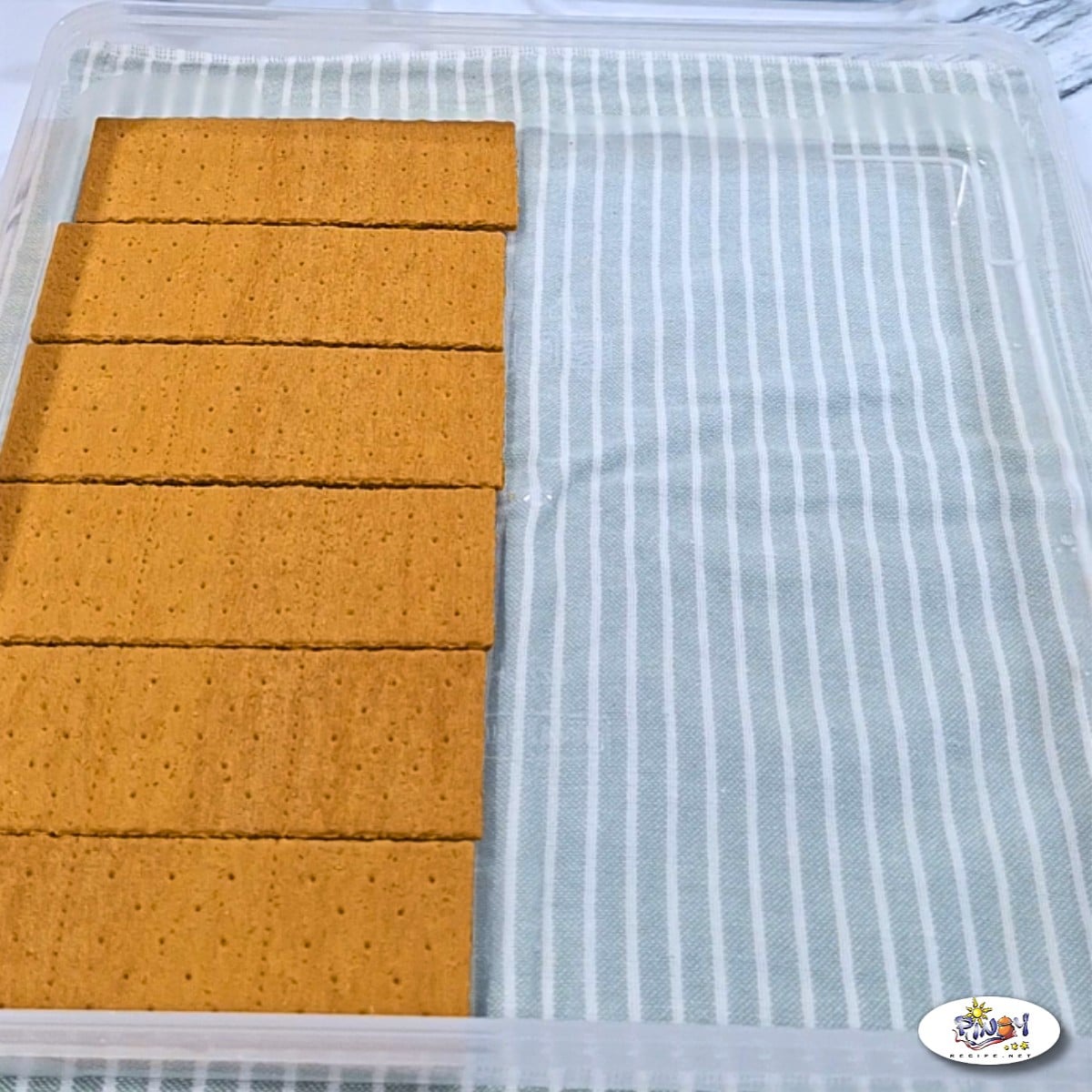 Graham Bars container
